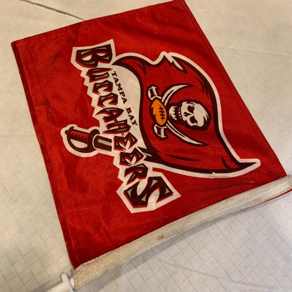 Tampa Bay Buccaneers Flag Logo NFL Fabric Car Mount Flag Red/White - Picture 6 of 16
